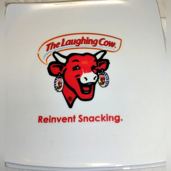 The Laughing Cow 2 piece Collectible Plate Set RARE Square shape w/curved edges - Picture 5 of 6